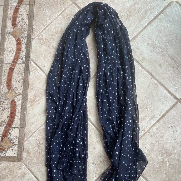 CRINKLE FASHION SCARF:PRE-OWNED NAVY W/RANDOM WHITE SPOTS - Picture 4 of 9